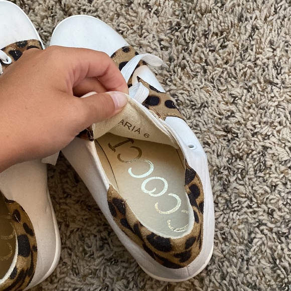 White + Cheetah Print Shoe Never Worn!! - Picture 3 of 3
